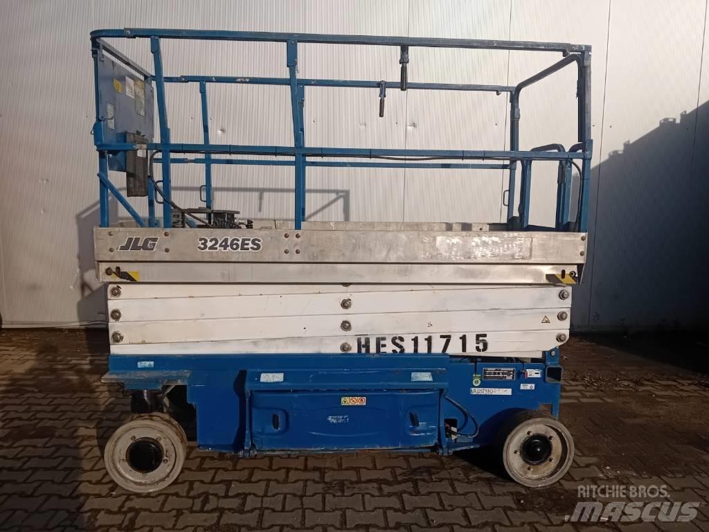 JLG 3246 ES Saksilavat