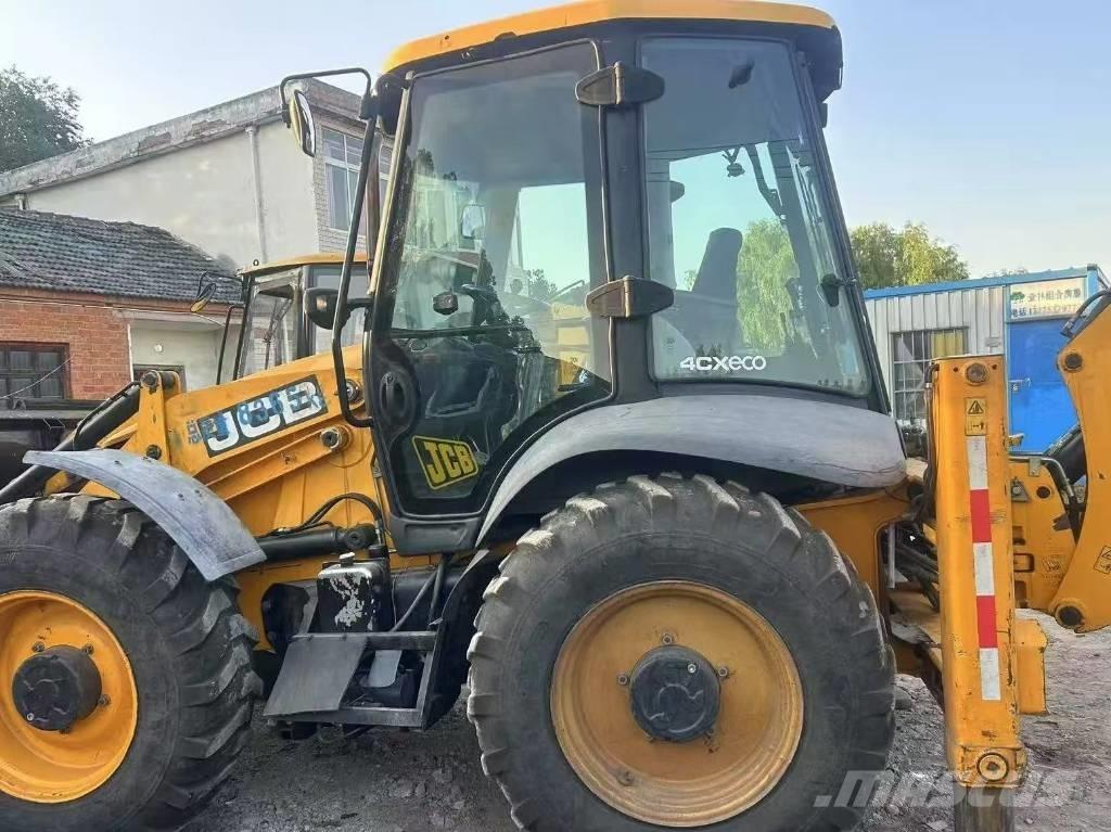 JCB 4 CX Kaivurikuormaajat