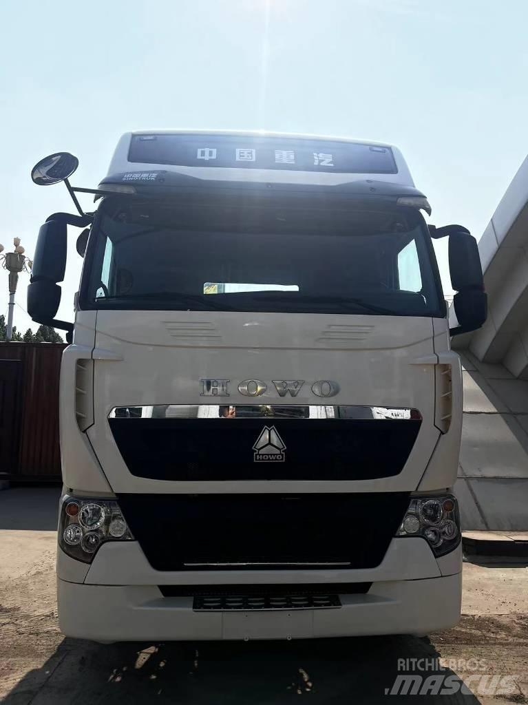 Sinotruk T7H Vetopöytäautot