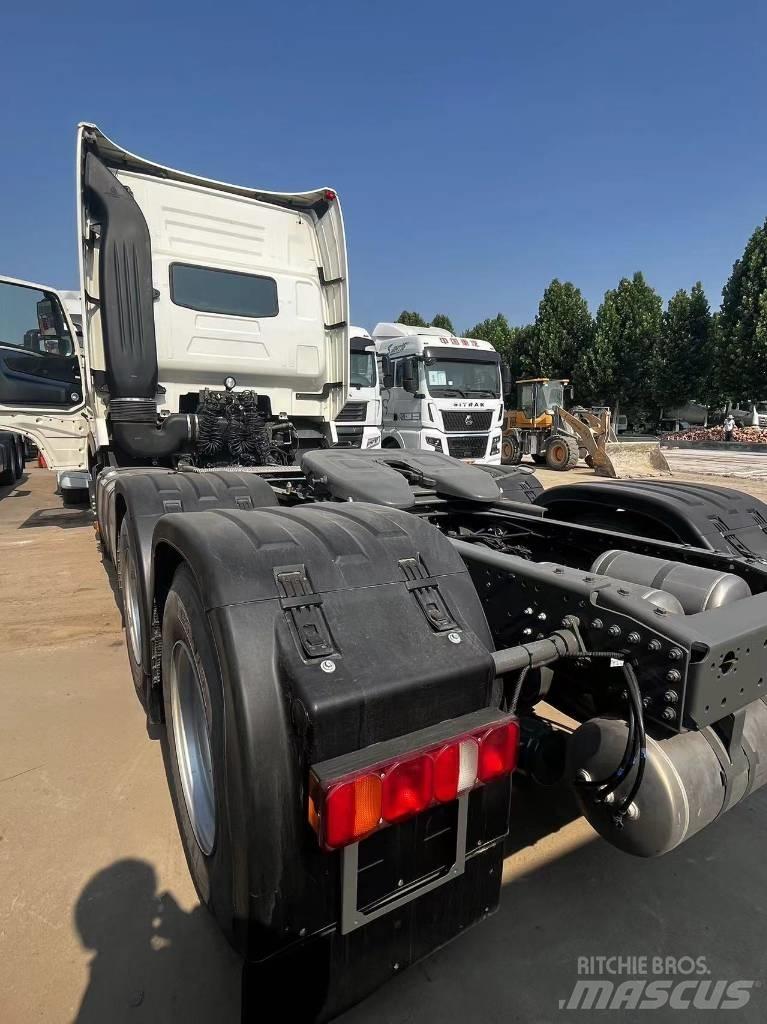 Sinotruk T7H Vetopöytäautot