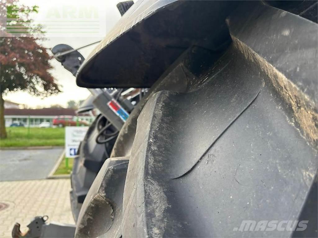 Valtra q265 Traktorit