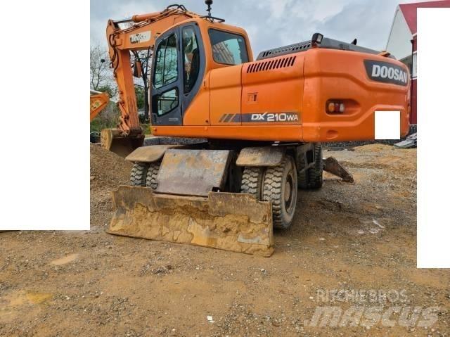 Doosan DX 210 W Pyöräkaivukoneet