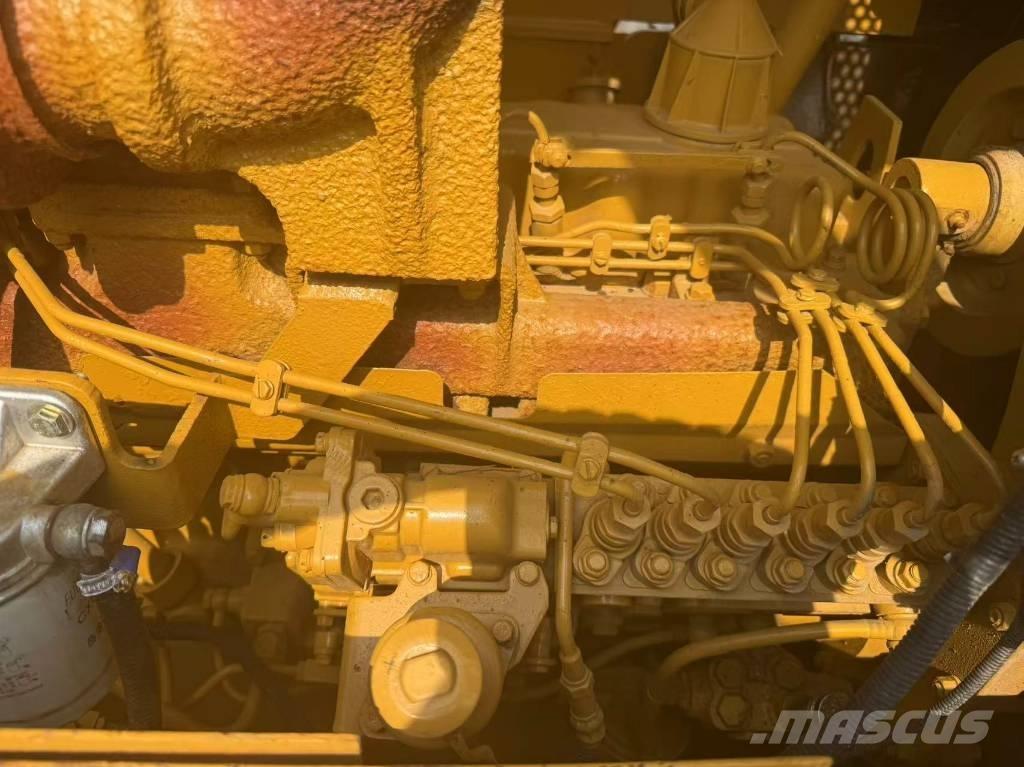 CAT D 6 G Telaketjupuskutraktorit