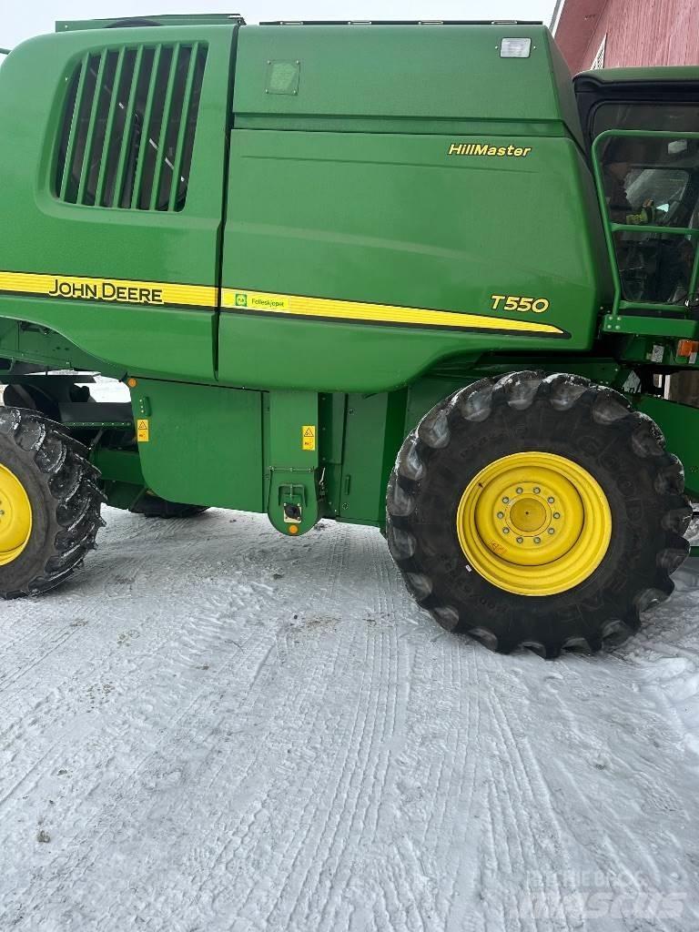 John Deere T550 Leikkuupuimurit