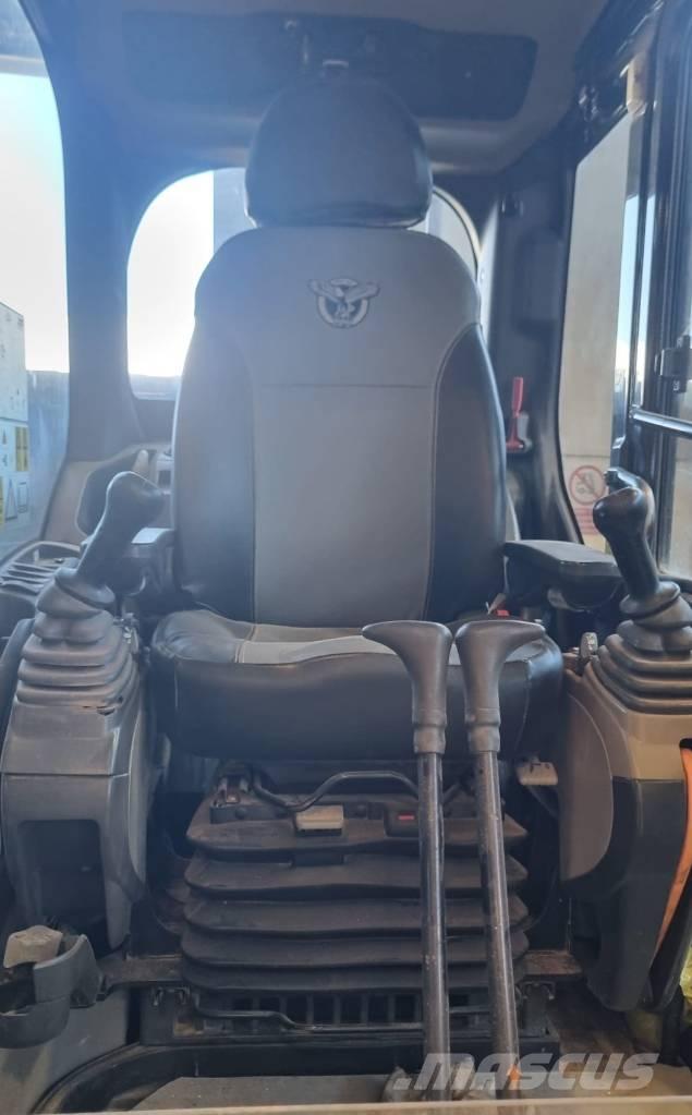 CASE CX 210 D Telakaivukoneet