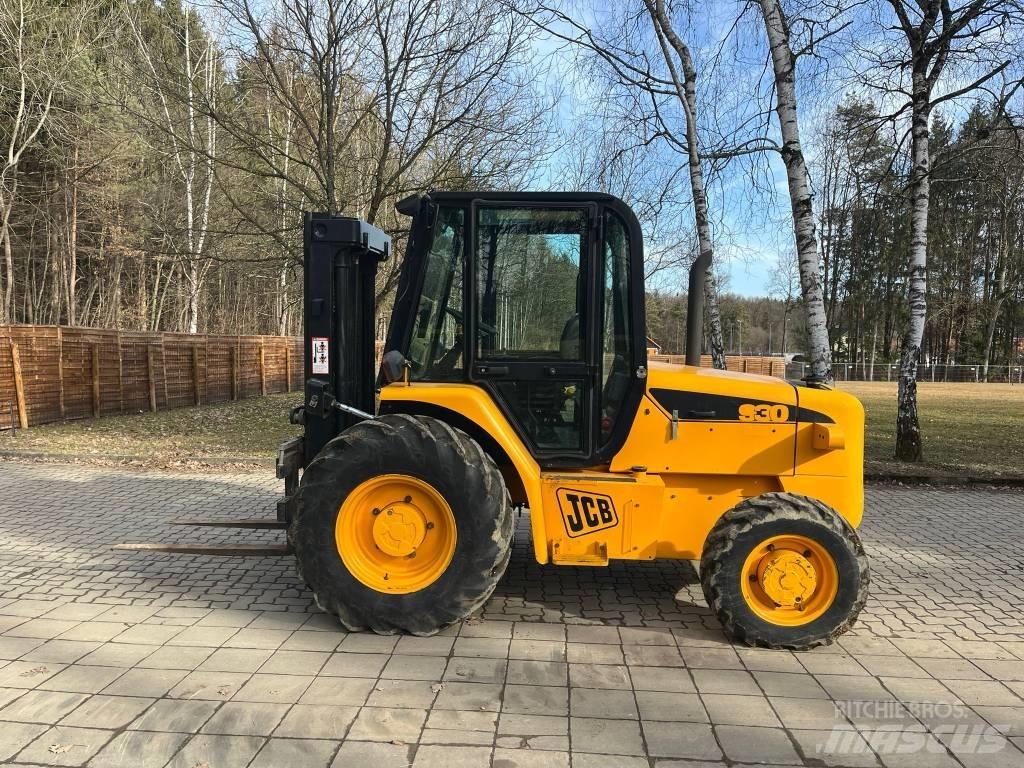 JCB 930 Maastotrukit