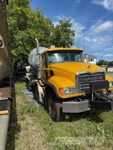 Mack CV 713 Betonipumppuautot