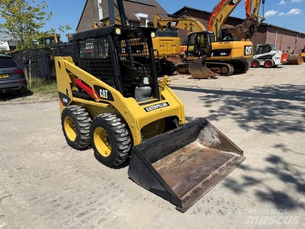 CAT 216B (226,S130) Liukuohjatut kuormaajat
