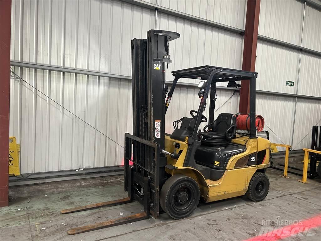 CAT GP25NT Nestekaasutrukit