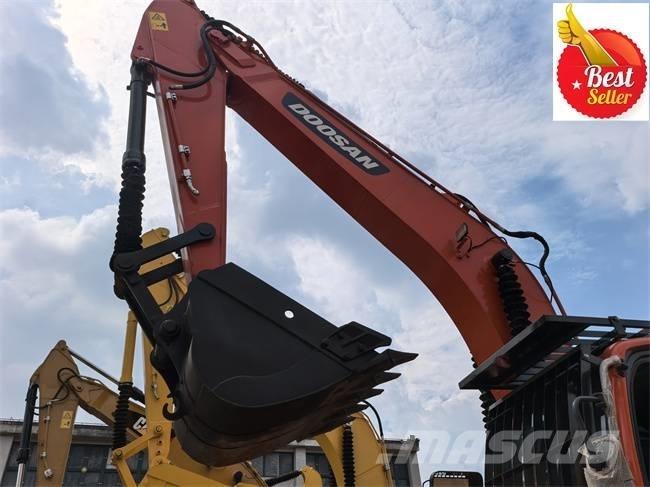 Doosan DX 225 LC Telakaivukoneet