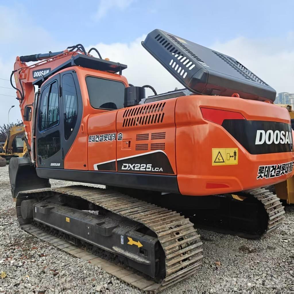 Doosan DX 225 LCA Telakaivukoneet