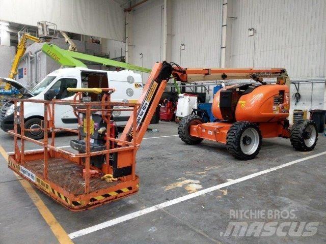 JLG 600AJ Kuukulkijat