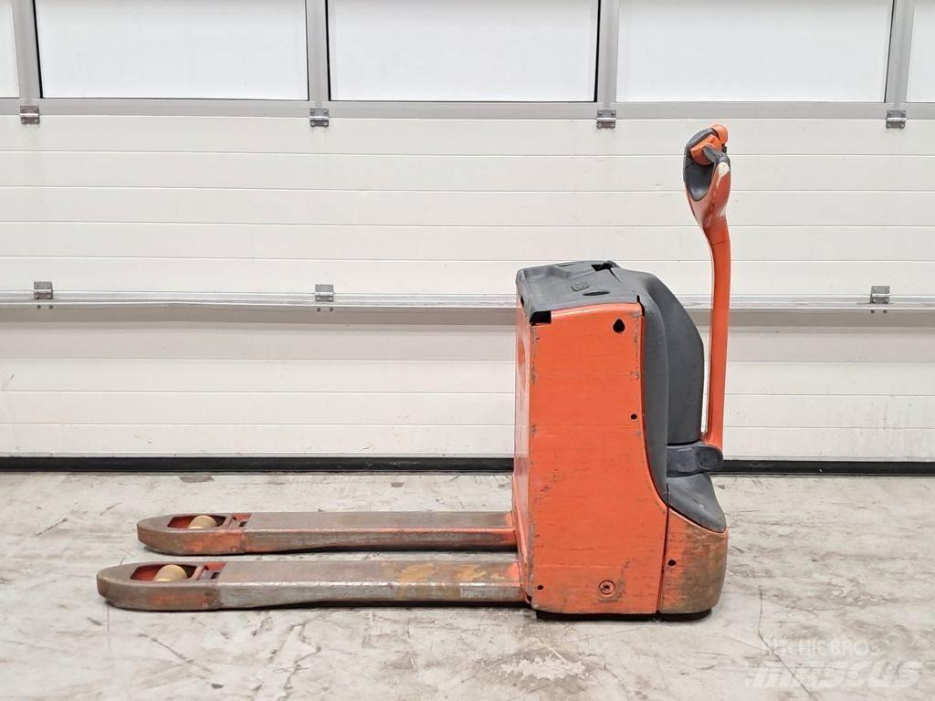 Linde T16 Pumppukärryt