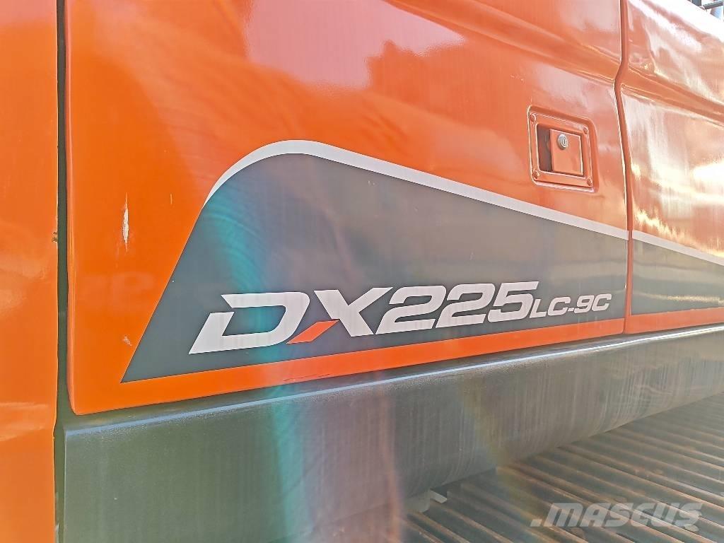 Doosan DX 225 LC-9C Telakaivukoneet