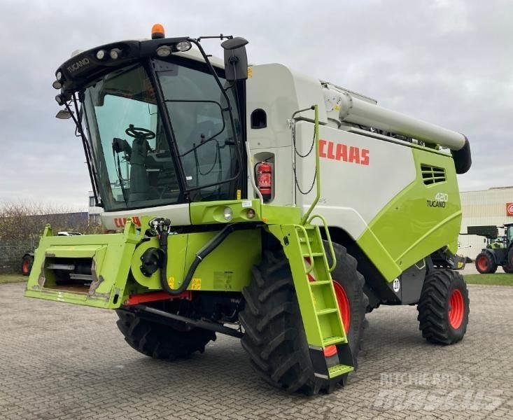 CLAAS TUCANO 420 Leikkuupuimurit