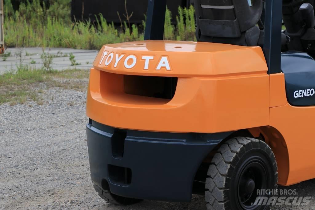 Toyota 7 FD 30 Dieseltrukit