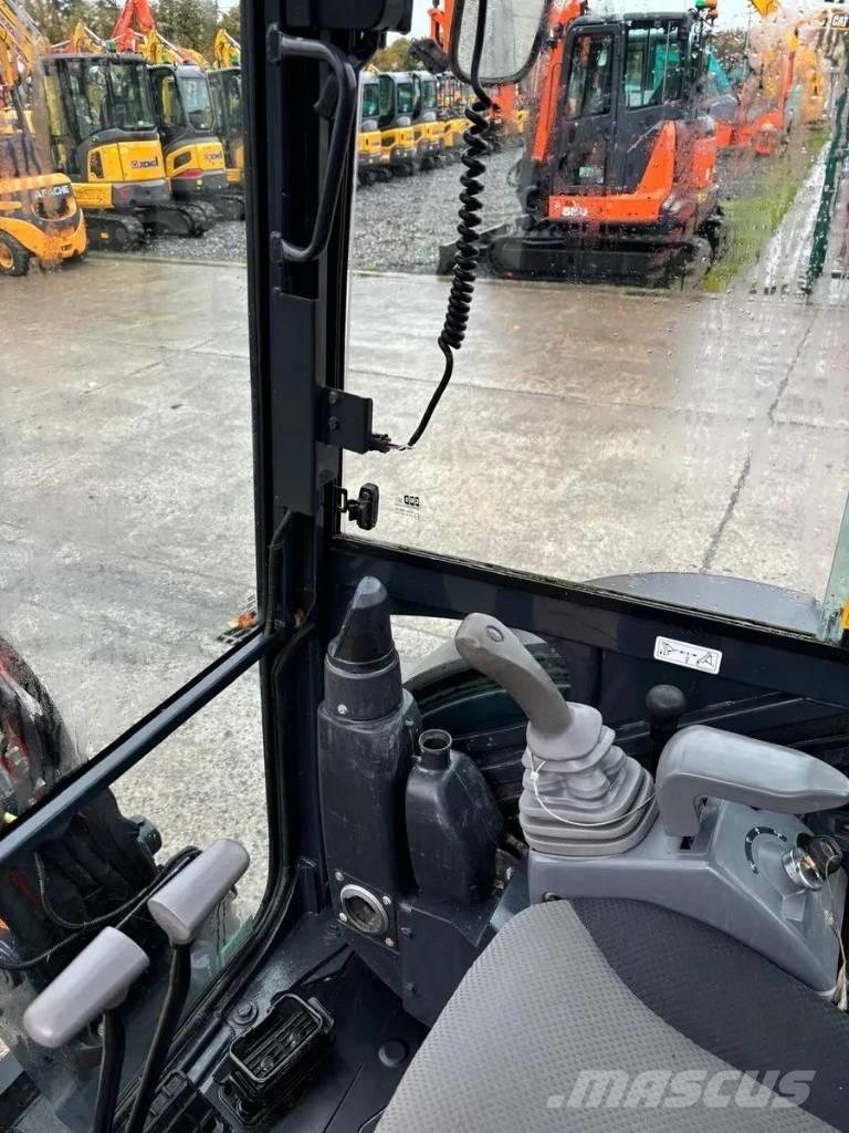 Hitachi ZX26U-6CR Minikaivukoneet < 7t