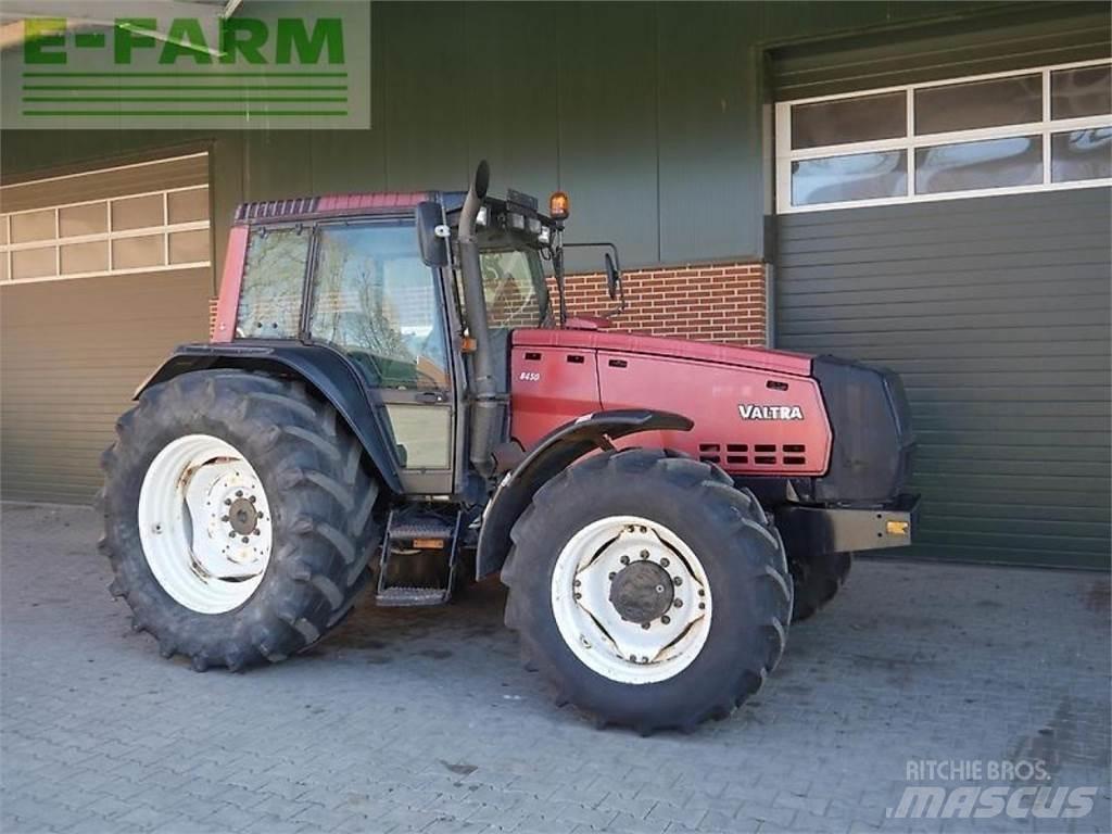 Valtra 8450 Traktorit