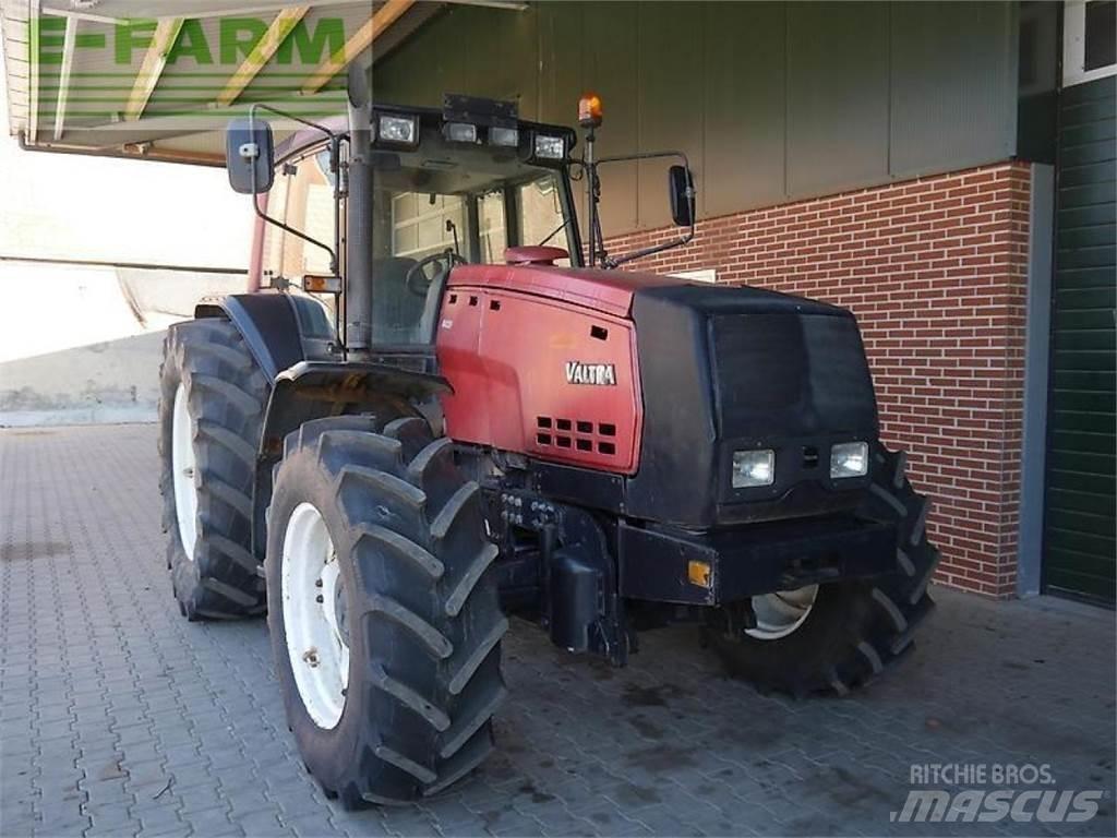 Valtra 8450 Traktorit