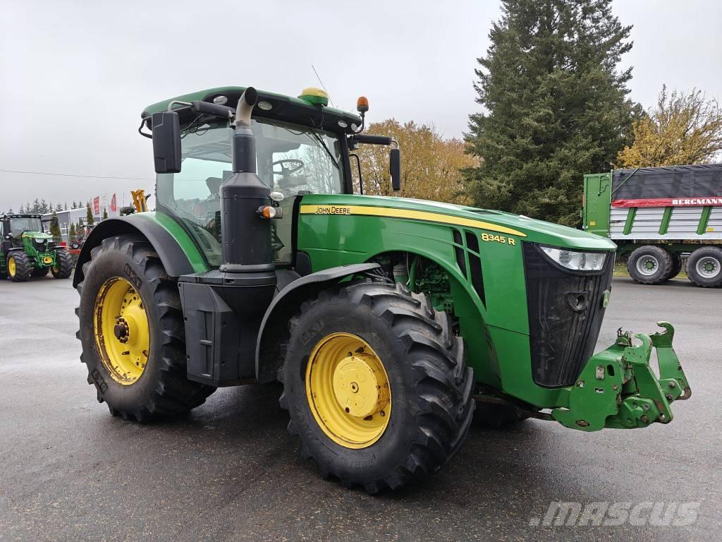 John Deere 8345 R Traktorit