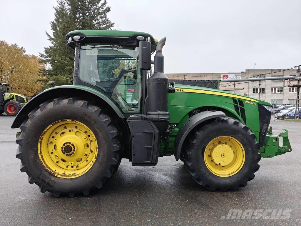 John Deere 8345 R Traktorit