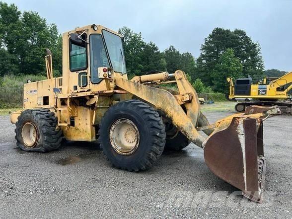 Komatsu WA 320-1 Pyöräkuormaajat