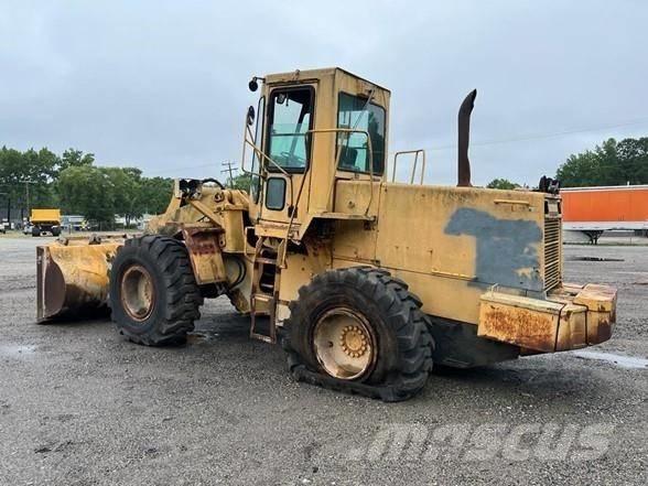 Komatsu WA 320-1 Pyöräkuormaajat
