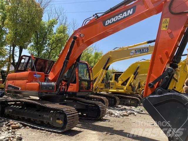 Doosan DX 225 LC Telakaivukoneet
