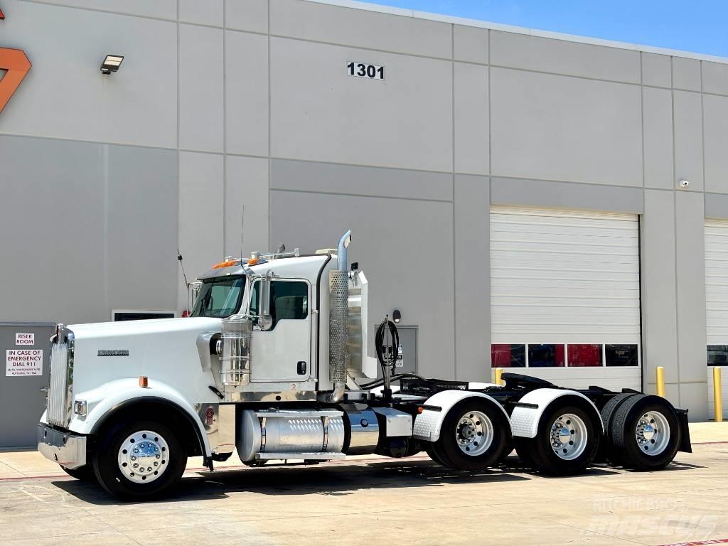 Kenworth W 900 Vetopöytäautot