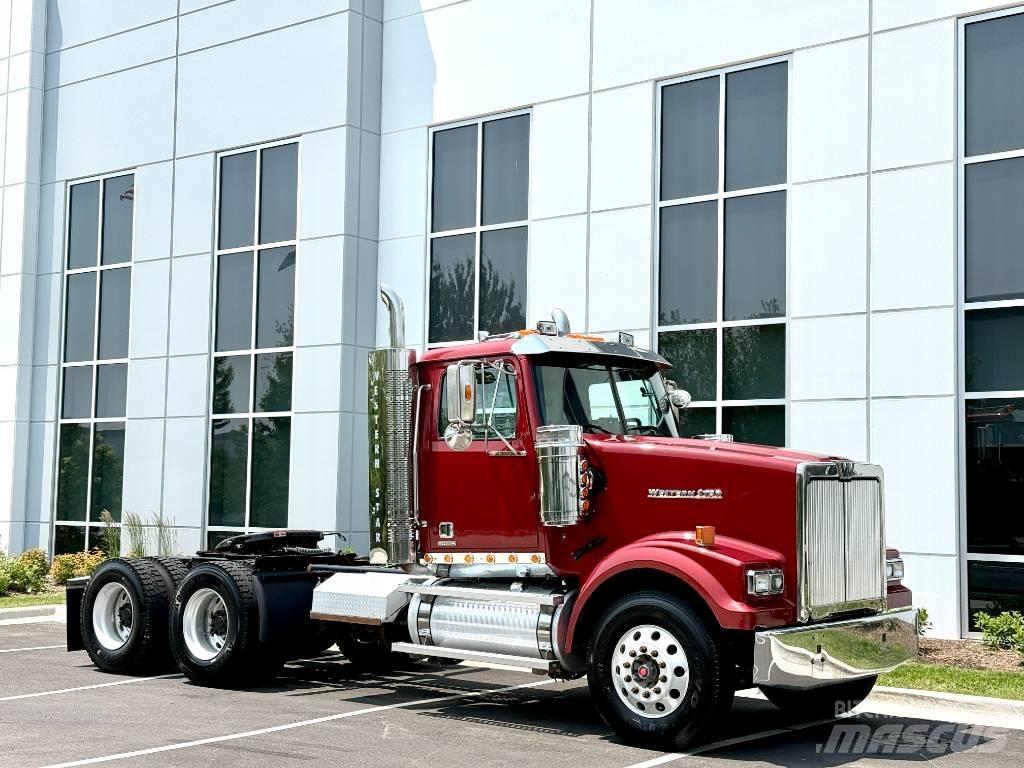 Western Star 4900 SF Vetopöytäautot