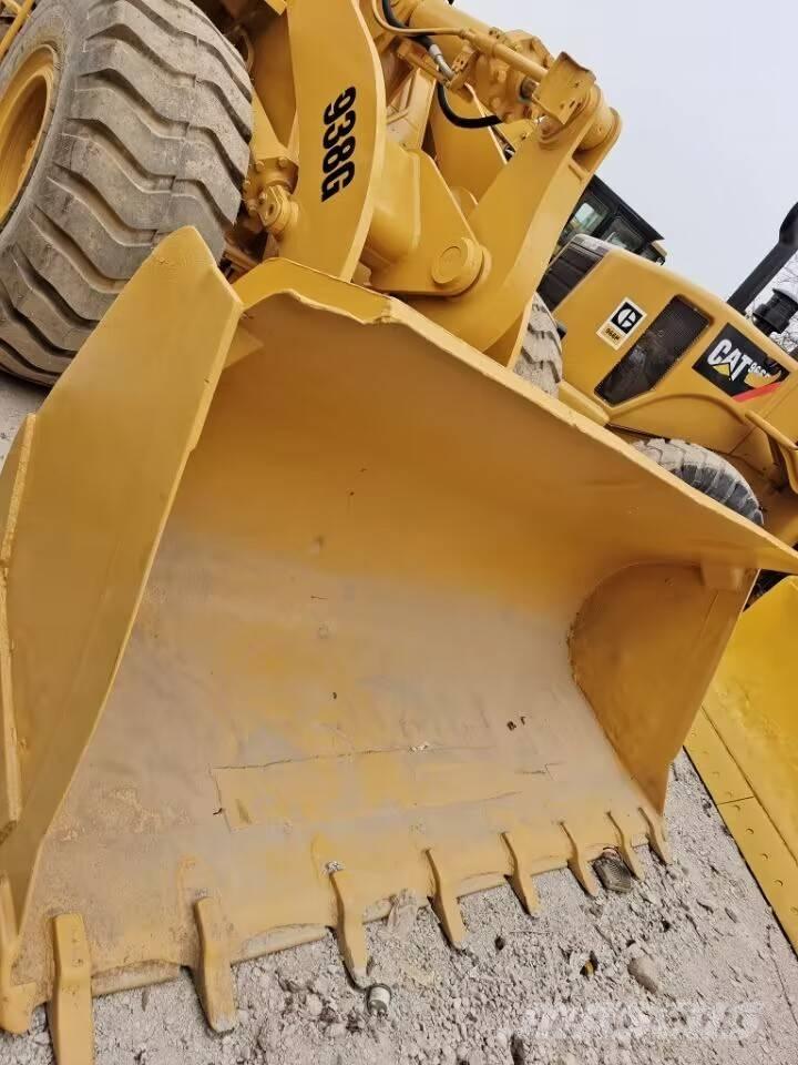 CAT 938 F Pyöräkuormaajat