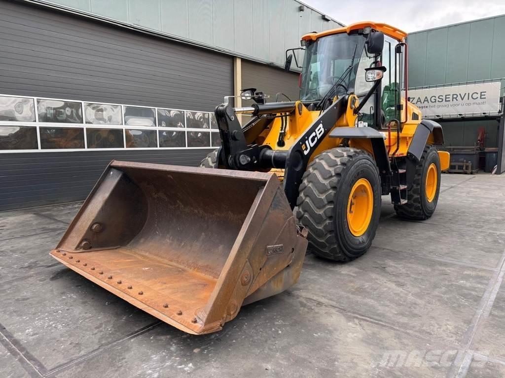 JCB 427 ZX Pyöräkuormaajat