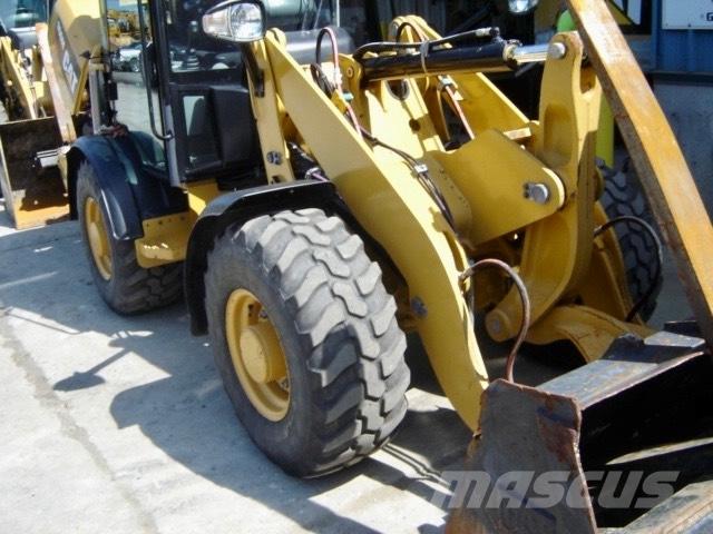 CAT 908 M Pyöräkuormaajat