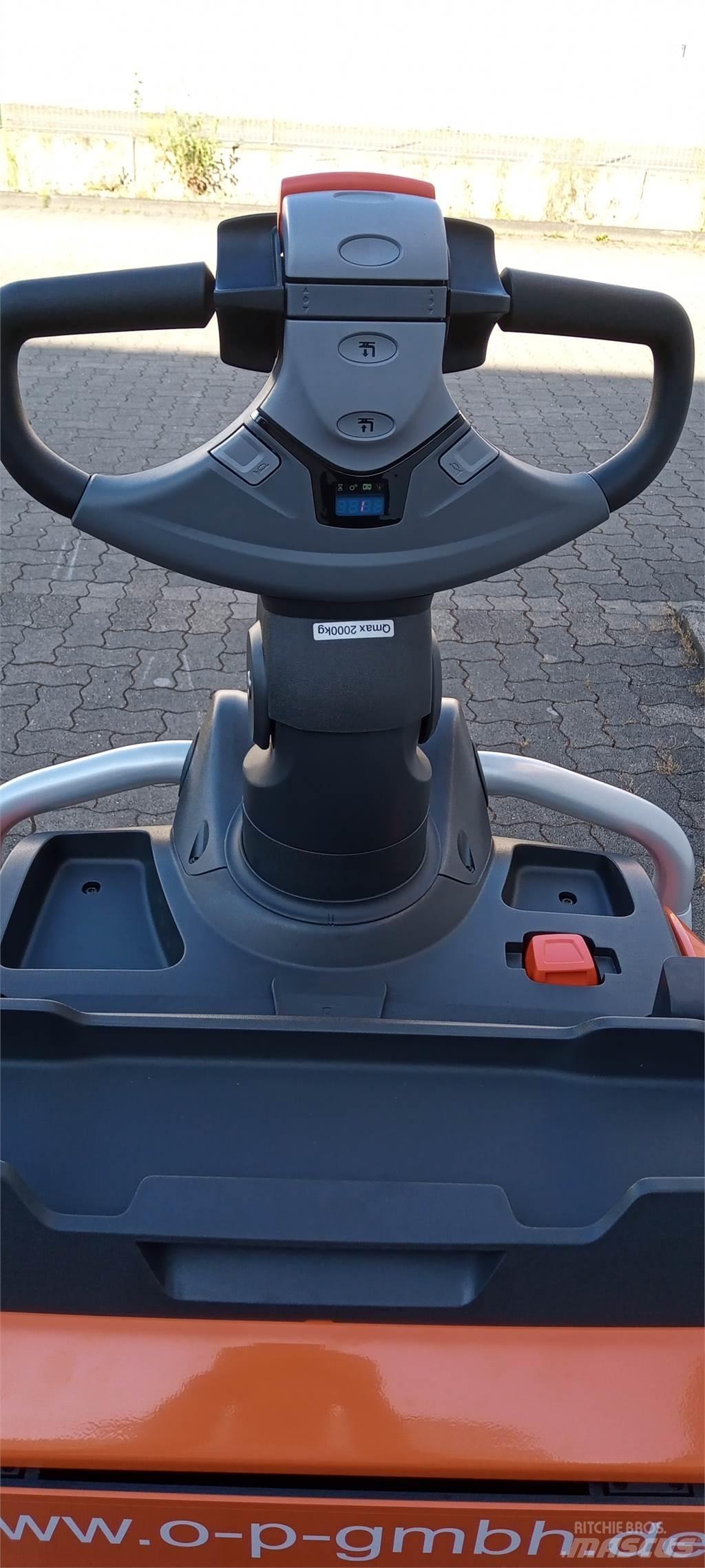 Toyota LPE200 Lavansiirtotrukit
