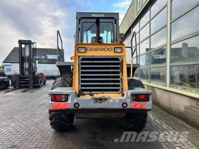 Daewoo MC 200 Pyöräkuormaajat