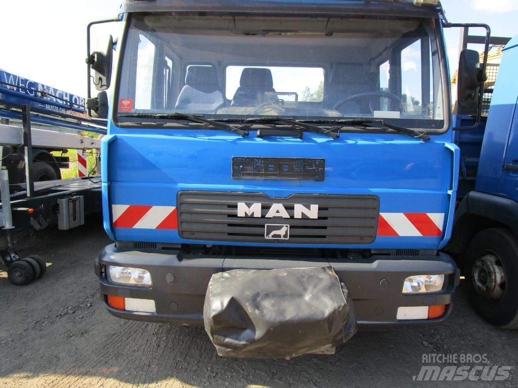 MAN LE 220 Sora- ja kippiautot