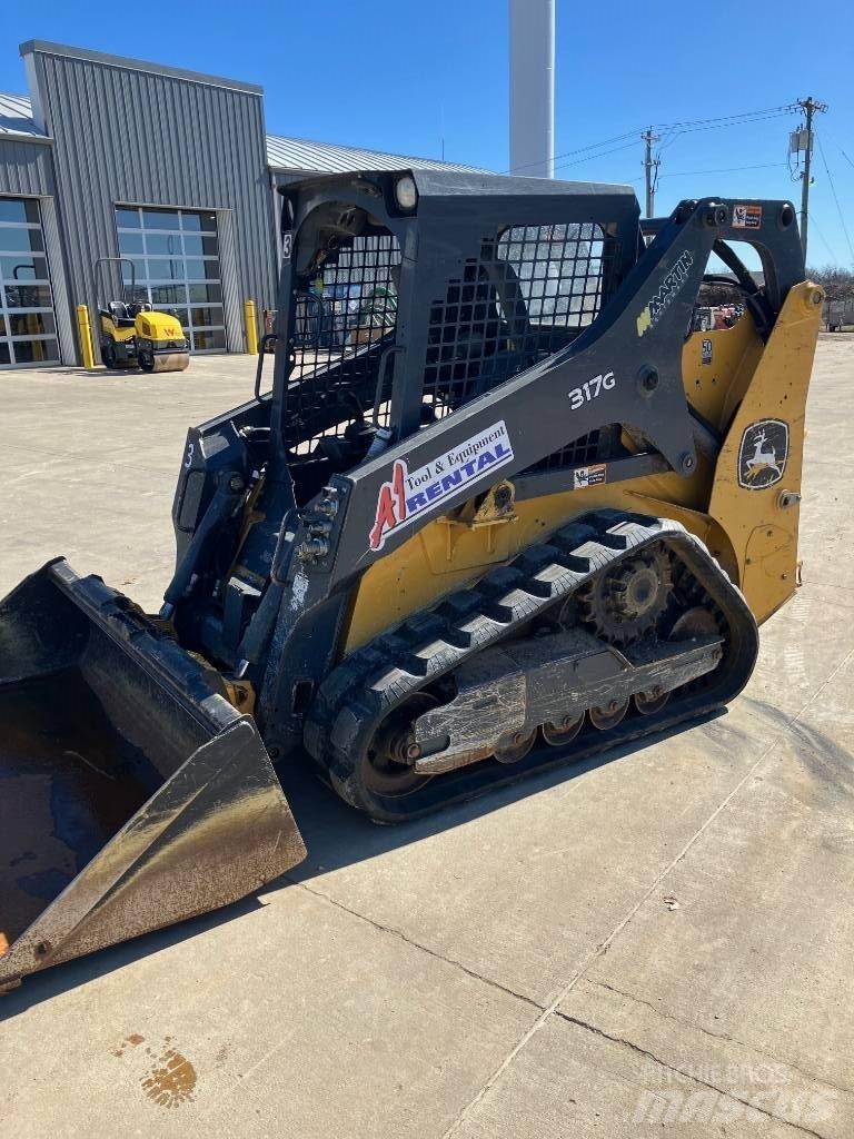 DEERE 317 G Liukuohjatut kuormaajat
