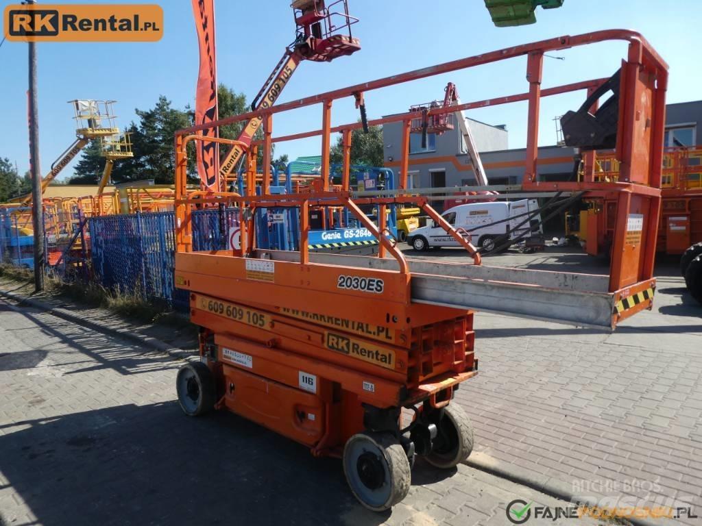 JLG 2030 ES Saksilavat