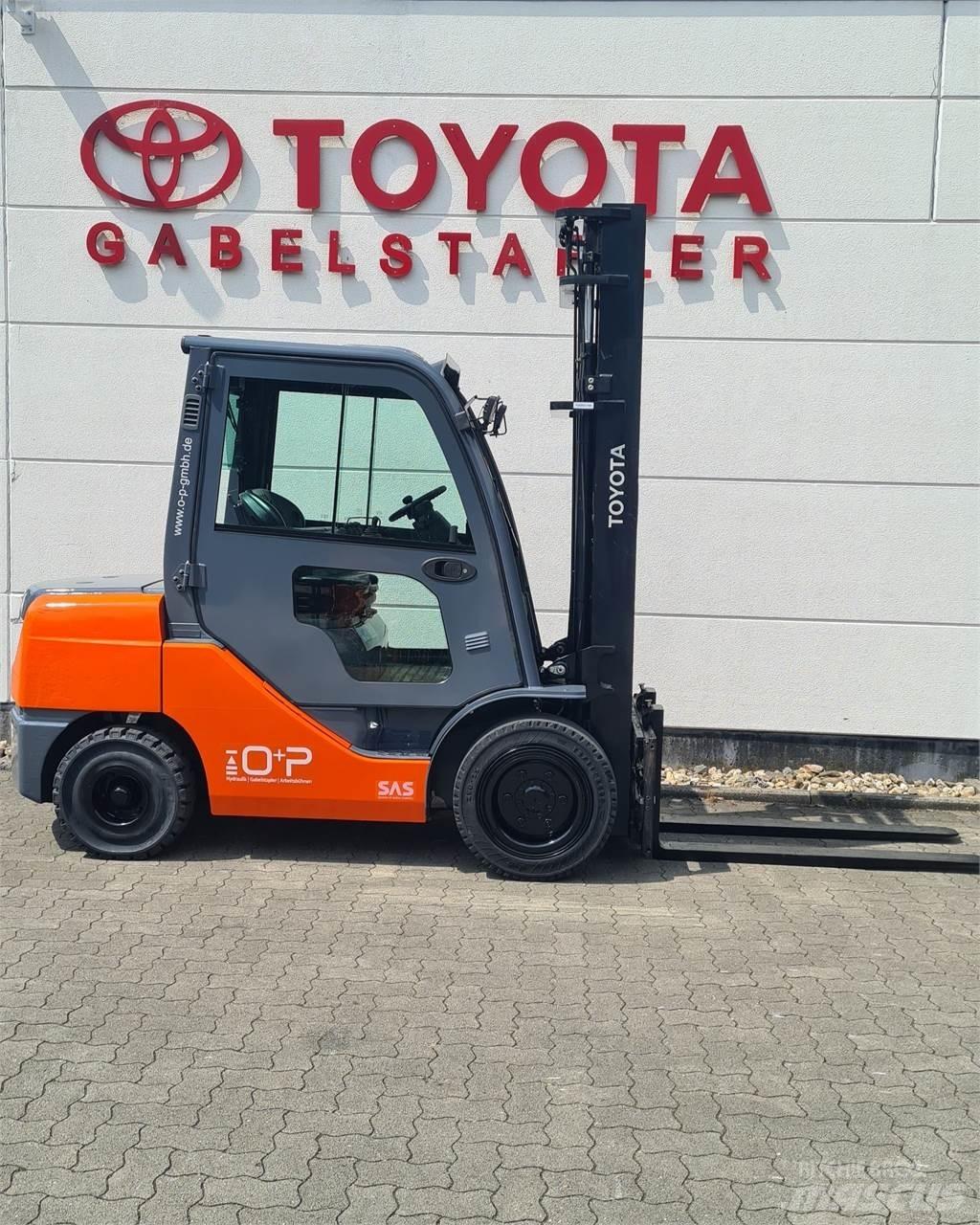 Toyota 02-8FDJF35 Dieseltrukit