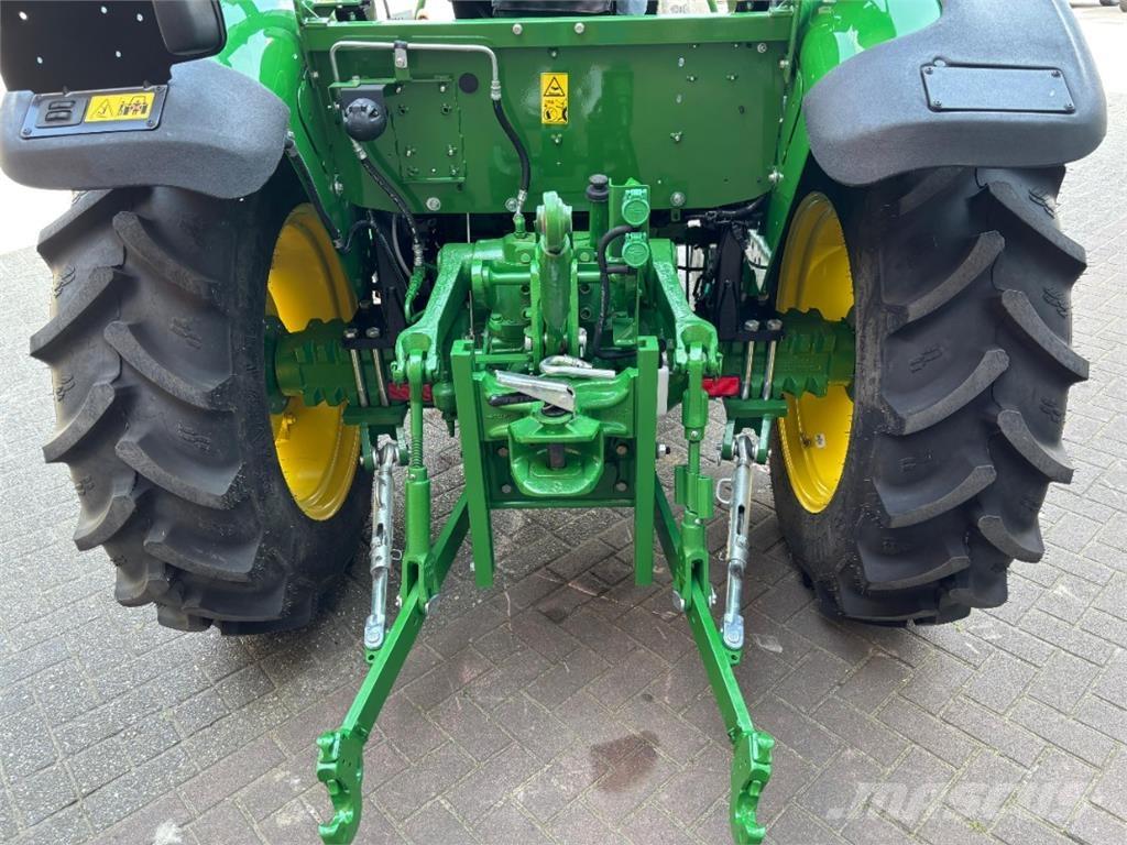 John Deere 5050E Traktorit