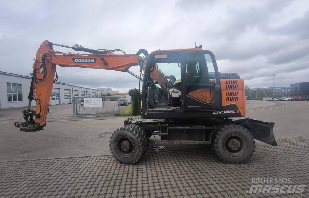 Doosan DX 165 W Pyöräkaivukoneet