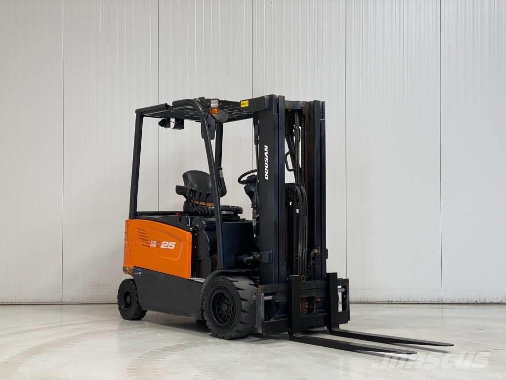 Doosan B25X-7 Sähkötrukit