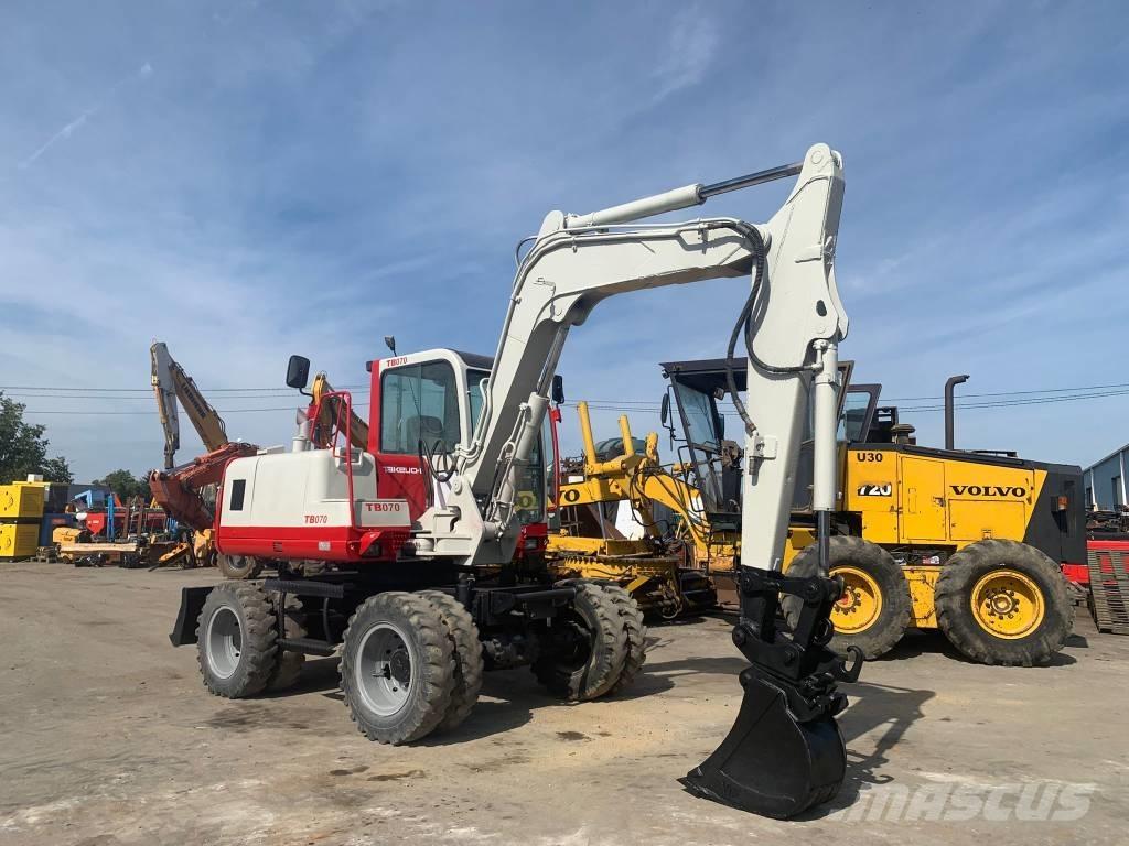 Takeuchi TB070W Pyöräkaivukoneet
