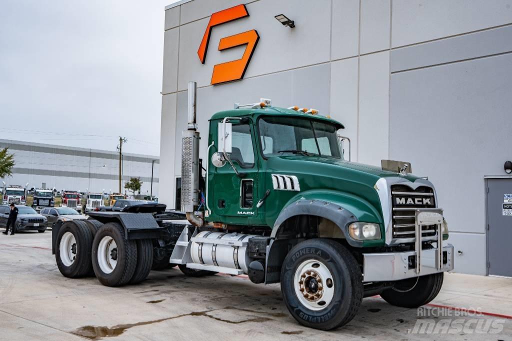 Mack Granite Vetopöytäautot