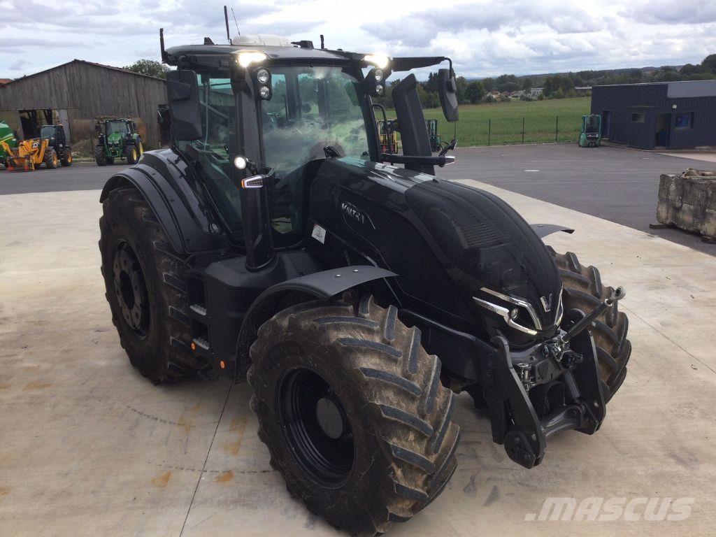 Valtra Q265 Traktorit