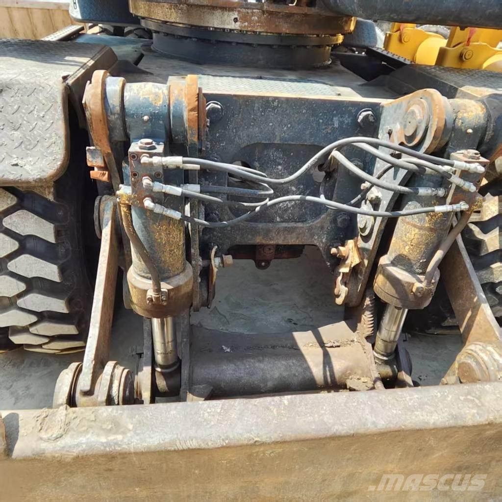 Hyundai R210W-9 Pyöräkaivukoneet