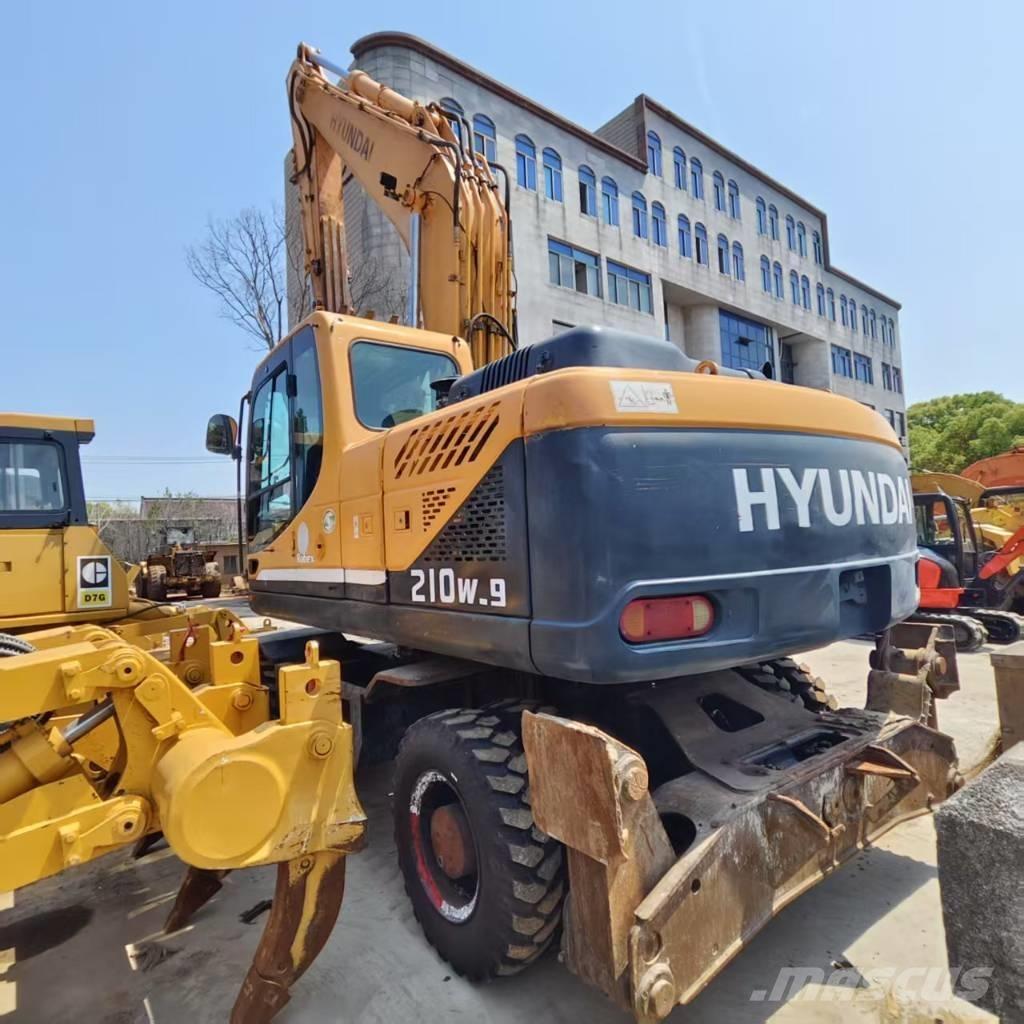 Hyundai R210W-9 Pyöräkaivukoneet