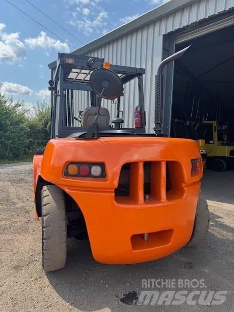 Doosan D 90 S-5 Dieseltrukit