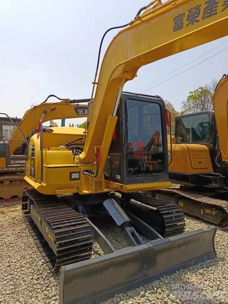 Komatsu PC 70 Midikaivukoneet 7t - 12t