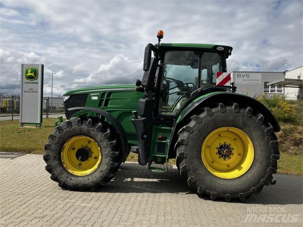John Deere 6250R Traktorit
